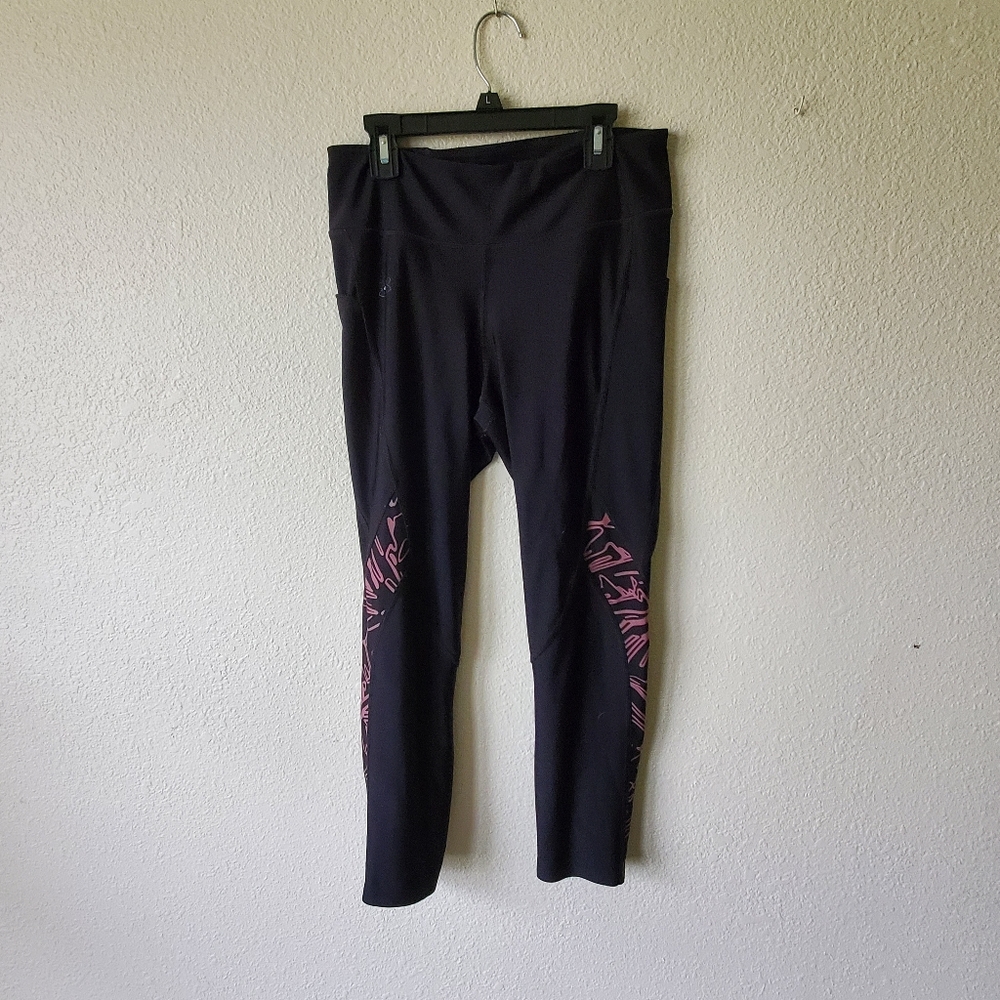 Women's medium Under Armour athletic leggings